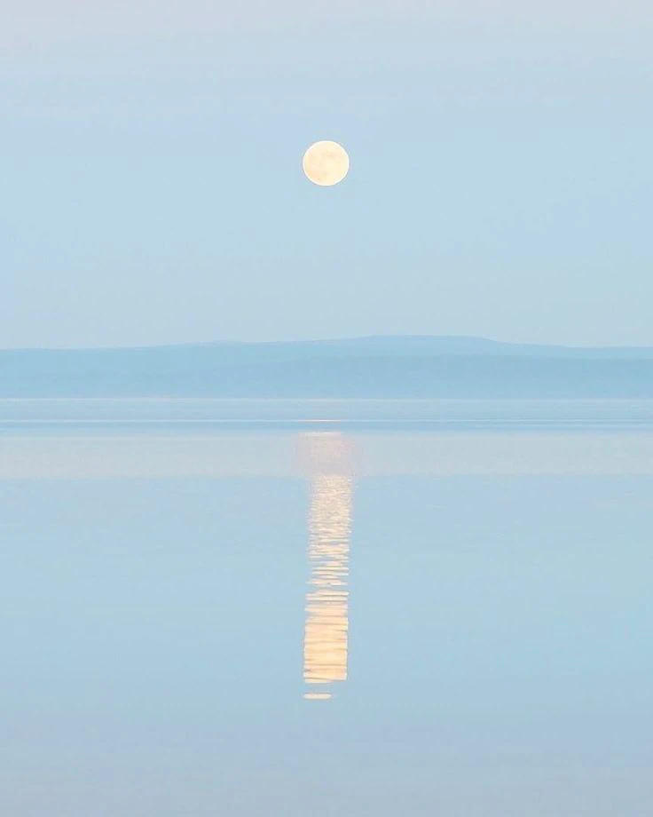 Moon reflection for future product outcome